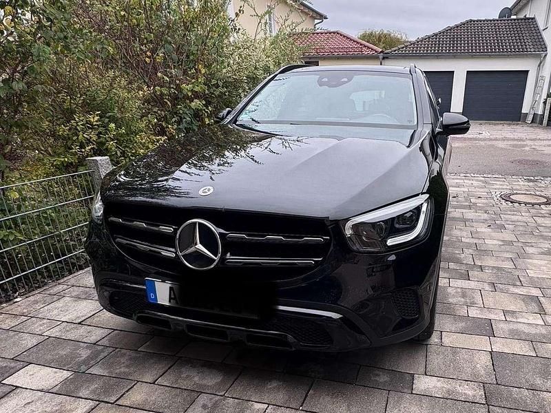 Gebraucht Mercedes GLC300 245 PS (180 kW) 2021 Schwarz SUV