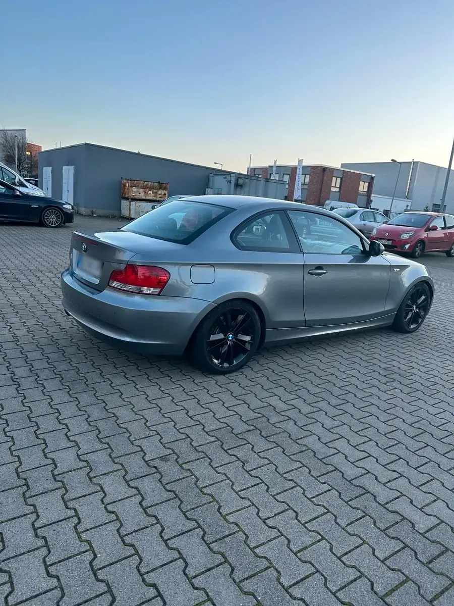 Używany BMW 118 Coupé 148 KM (108 kW) 2011 Szary Coupe