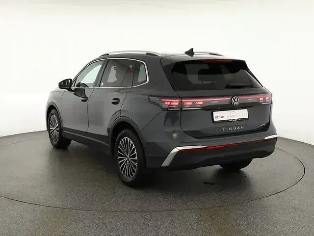 Używany VW Tiguan 150 KM (110 kW) 2025 Szary SUV