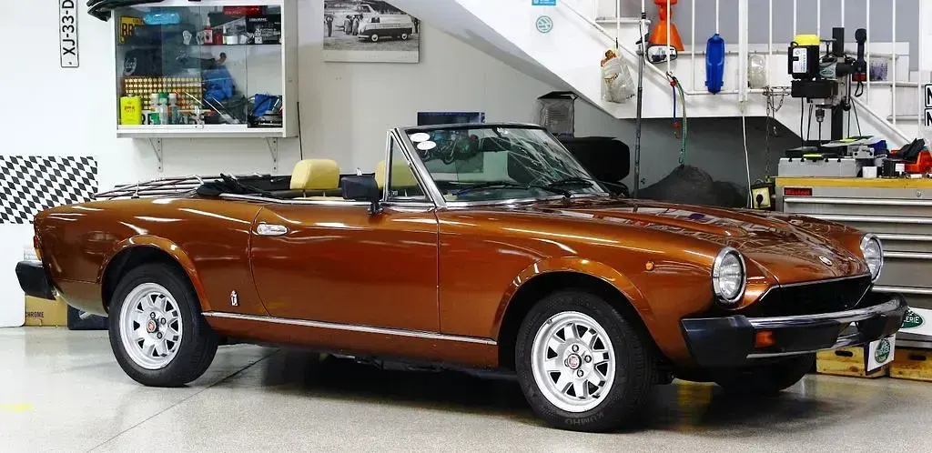 Gebraucht Fiat 124 Spider 105 PS (77 kW) 1981 856 / f marrone Cabrio