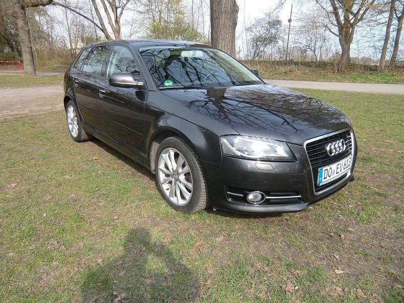 Gebraucht Audi A3 Ambition 140 PS (102 kW) 2011 Grau Kleinwagen