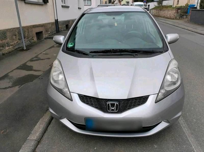 Gebraucht Honda Jazz 101 PS (74 kW) 2009 Silber Kleinwagen