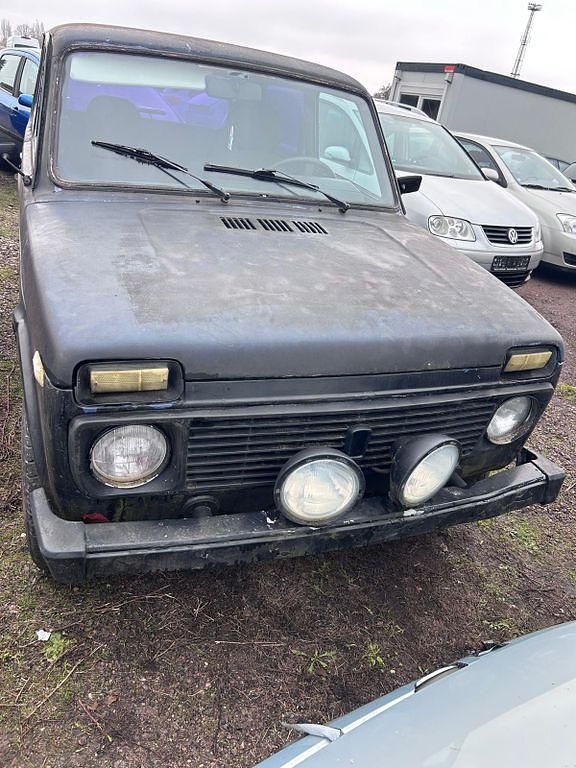 Blau Gebraucht 2005 Lada niva SUV | 1.100 € - Bild 1/4