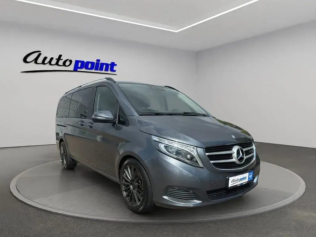 Gebraucht Mercedes V220 Edition 163 PS (119 kW) 2017 Grau Van / Kleinbus