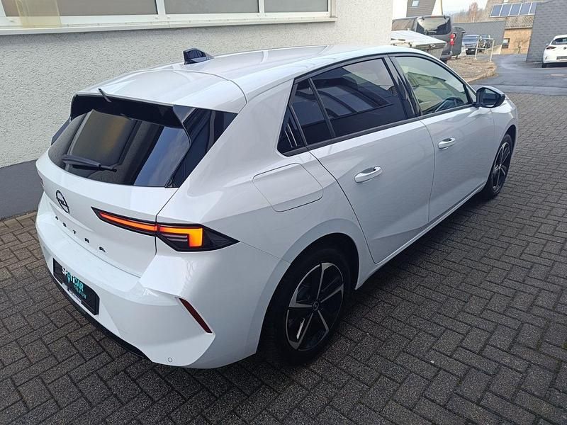 Gebraucht Opel Astra 131 PS (96 kW) 2024 Arktis weiß Limousine