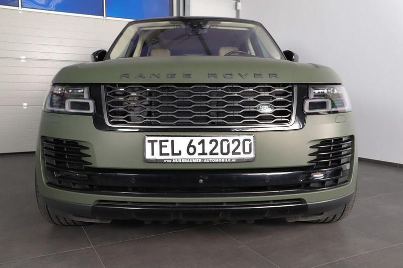 Weiß Gebraucht 2020 Land Rover Range Rover Vogue SUV | 59.500 € (Superpreis) - Bild 1/4