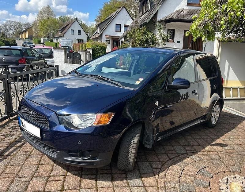 Gebraucht Mitsubishi Colt Motion 95 PS (69 kW) 2011 Blau Kleinwagen