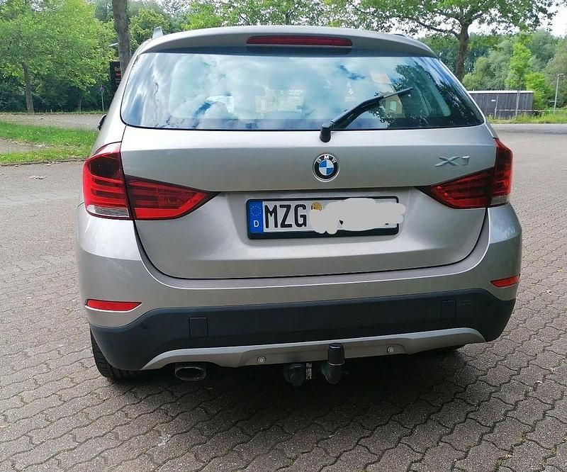 Gebraucht BMW X1 143 PS (105 kW) 2012 Grau SUV