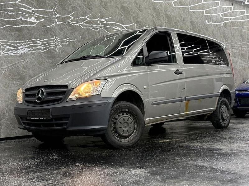 Silber Gebraucht 2011 Mercedes Vito Van / Kleinbus | 6.900 € (Superpreis) - Bild 1/4