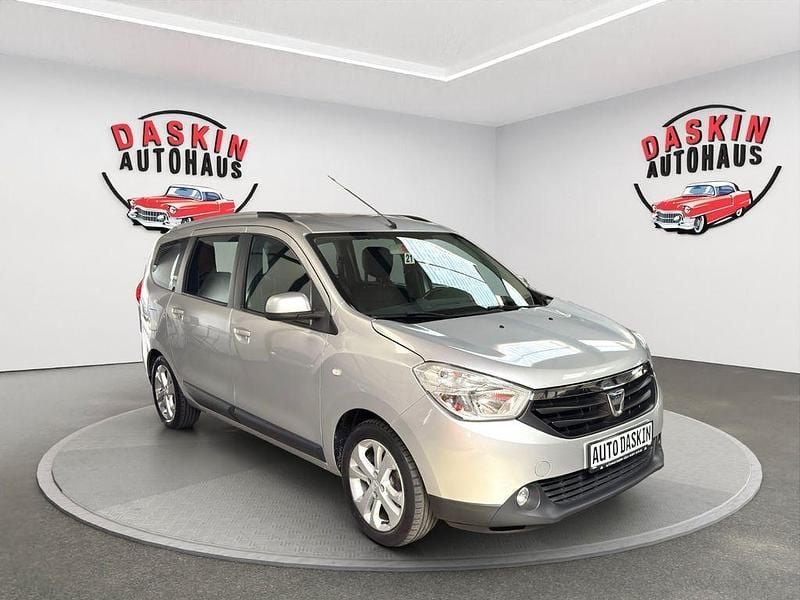 Grau Gebraucht 2016 Dacia Lodgy Prestige Van / Kleinbus | 9.700 € (Guter Preis) - Bild 1/4