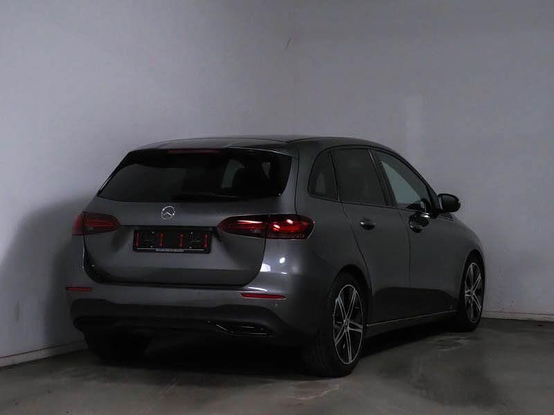 Gebraucht Mercedes B250 Progressive 224 PS (164 kW) 2024 Lack mountaingrau Van / Kleinbus