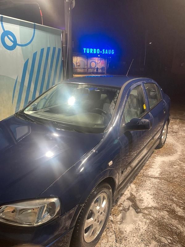 Gebraucht Opel Astra 84 PS (61 kW) 2002 Blau Kleinwagen