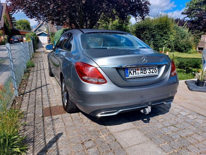Grau Gebraucht 2014 Mercedes C180 Exclusive Limousine | 16.500 € (Fairer Preis) - Bild 1/4