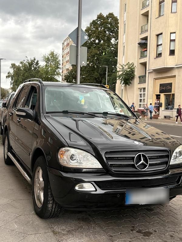Schwarz Gebraucht 2004 Mercedes ML400 SUV | 5.050 € (Fairer Preis) - Bild 1/4