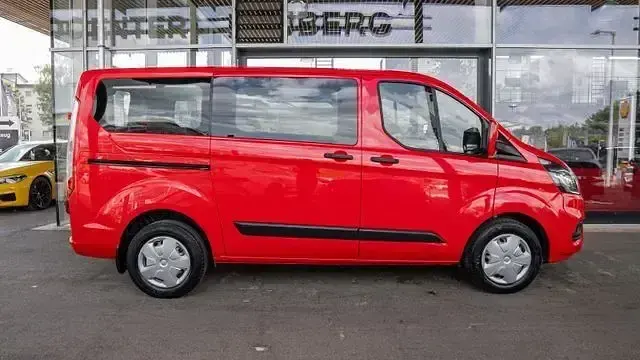 Gebraucht Ford Transit Custom 105 PS (77 kW) 2018 Rot Van / Kleinbus