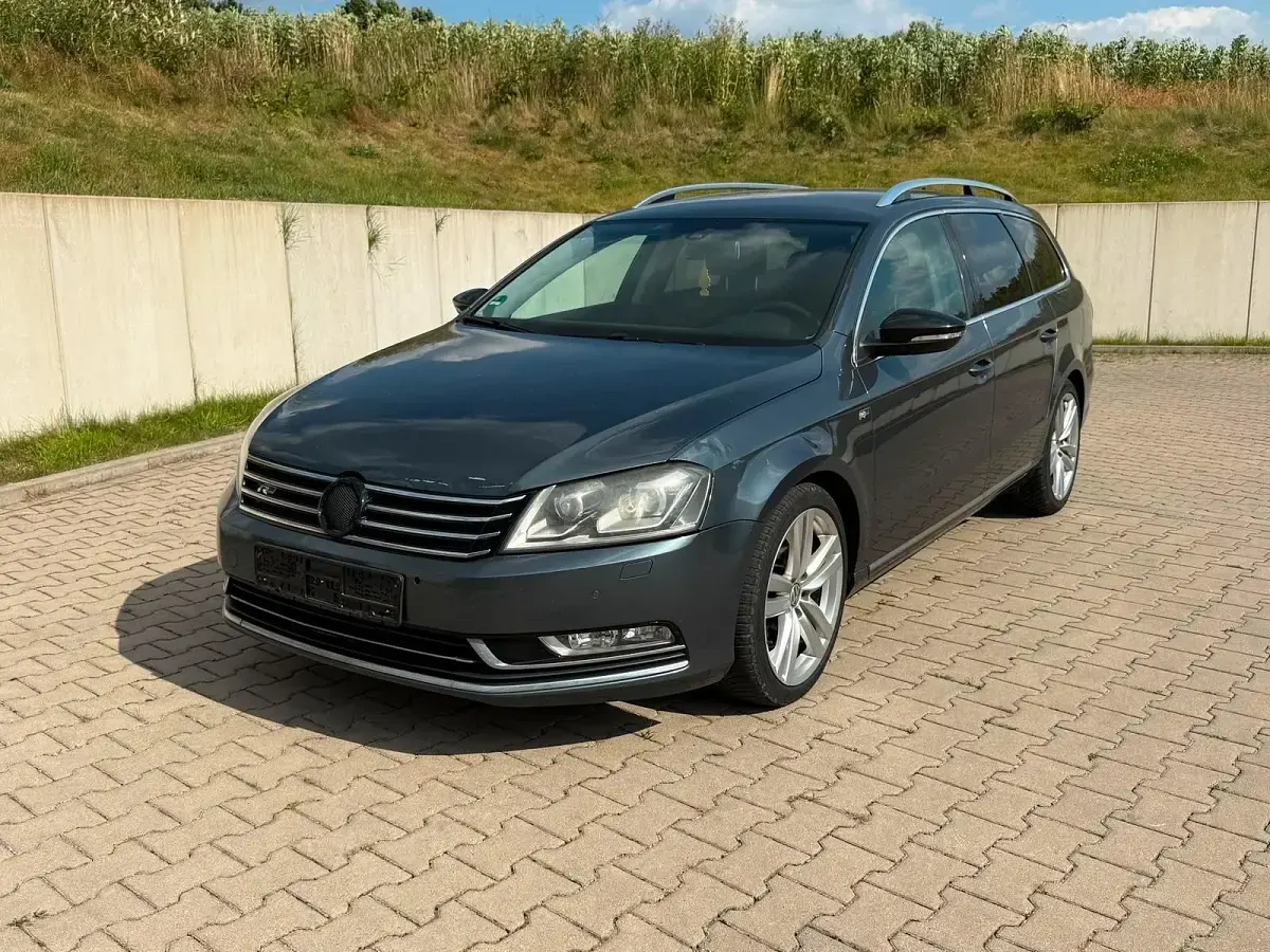 Gebraucht VW Passat 140 PS (102 kW) 2012 Schwarz Limousine