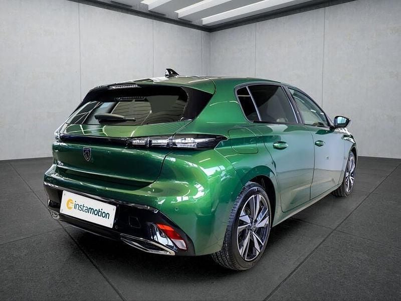 Second-hand Peugeot 308 131 CP (96 kW) 2023 Verde Hatchback