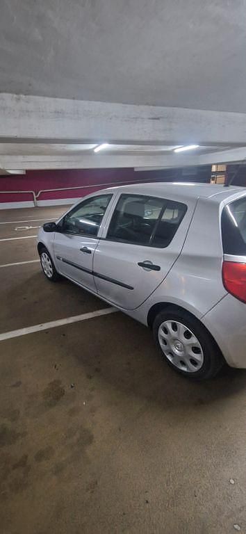 Gebraucht Renault Clio II Authentique 75 PS (55 kW) 2008 Schwarz Limousine