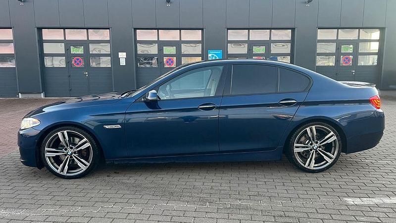 Gebraucht BMW 535 Sport Line 313 PS (230 kW) 2016 Mediterranblau metallic Limousine