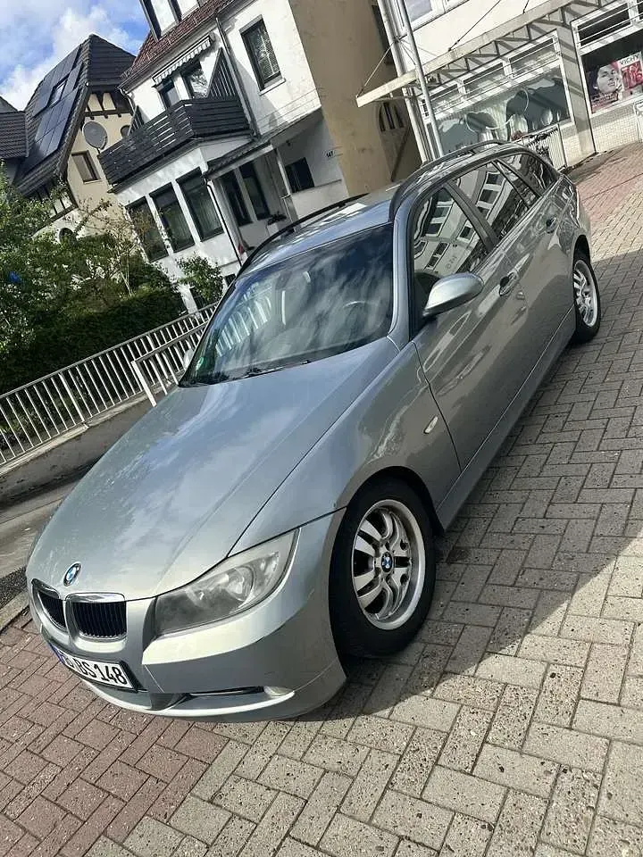 Gebraucht BMW 320 177 PS (130 kW) 2009 Kombi