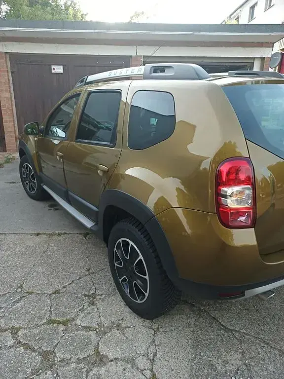 Gebraucht Dacia Duster Black Shadow 109 PS (80 kW) 2016 Gold SUV