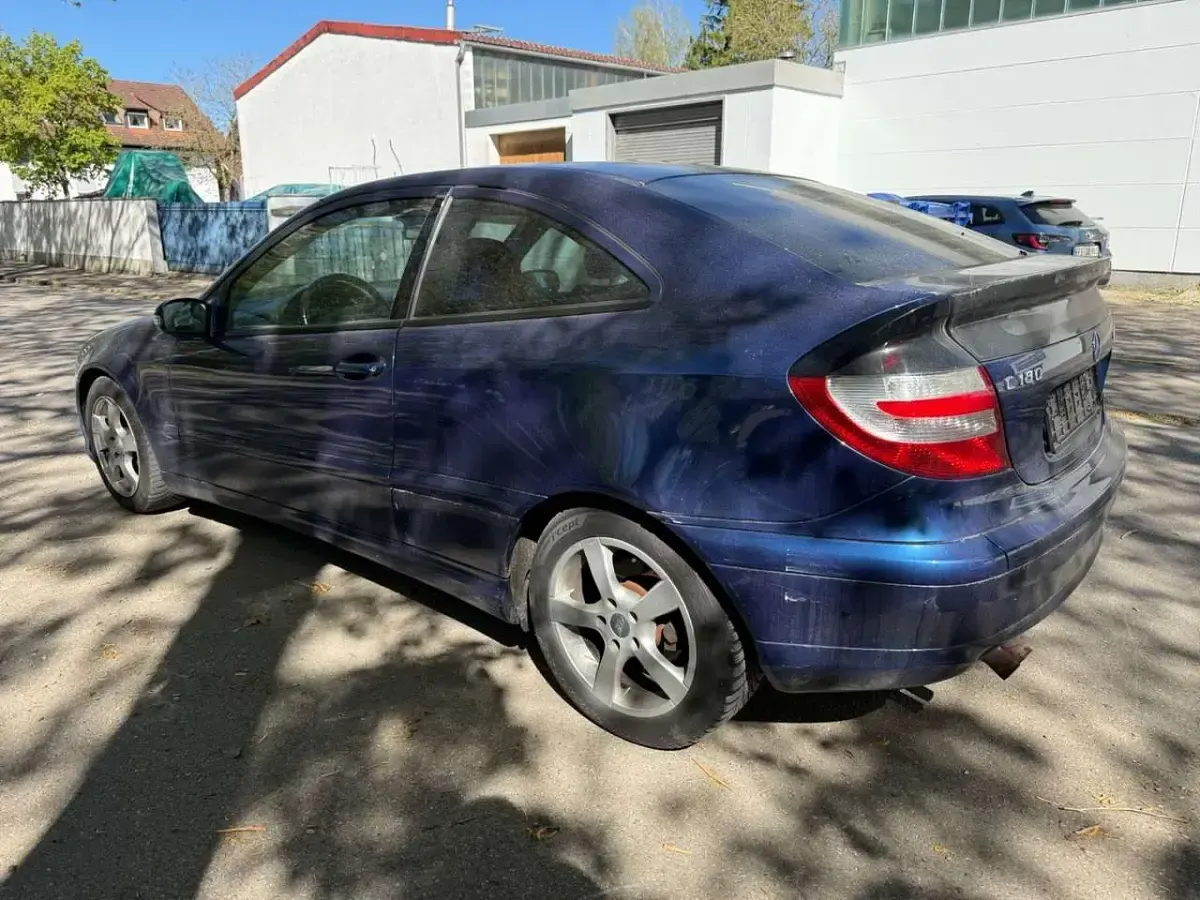 Gebraucht Mercedes C180 143 PS (105 kW) 2005 Blau Coupé
