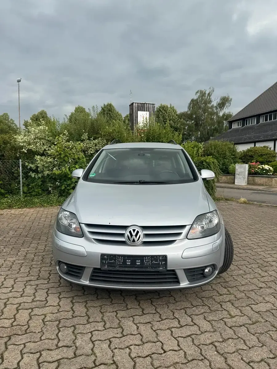 Gebraucht VW Golf Plus Cross 105 PS (77 kW) 2008 Silber Kleinwagen