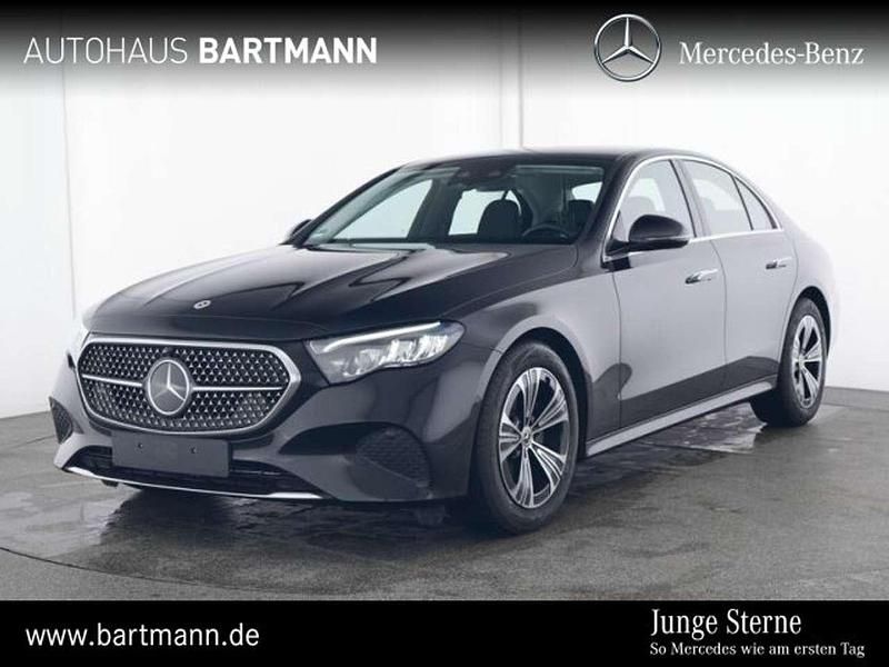 Lack obsidianschwarz Gebraucht 2024 Mercedes E200 Advanced Limousine | 48.500 € (Fairer Preis) - Bild 1/4