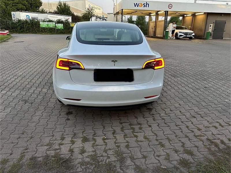 Gebraucht Tesla Model 3 Standard Range 225 kW (306 PS) 2020 Weiß Limousine