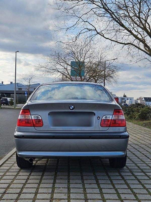 Gebraucht BMW 316 116 PS (85 kW) 2004 Silber Limousine