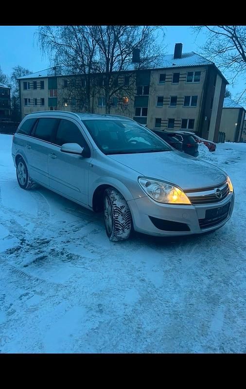 Gebraucht Opel Astra 110 PS (80 kW) 2009 Silber Kombi