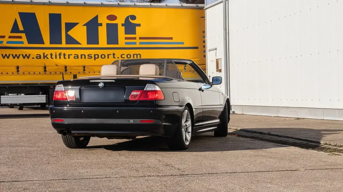 Gebraucht BMW 318 150 PS (110 kW) 2004 Schwarz Cabrio