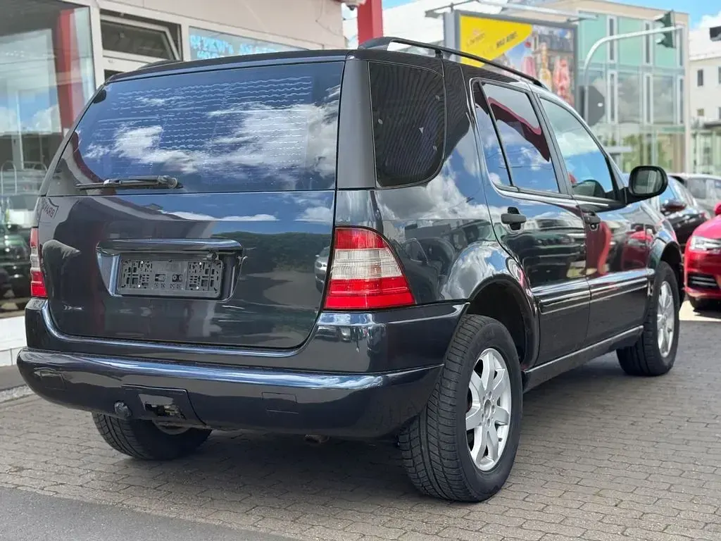Gebraucht Mercedes ML320 218 PS (160 kW) 2001 Schwarz SUV