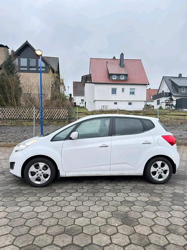Gebraucht Kia Venga 122 PS (89 kW) 2010 Weiß Kleinwagen