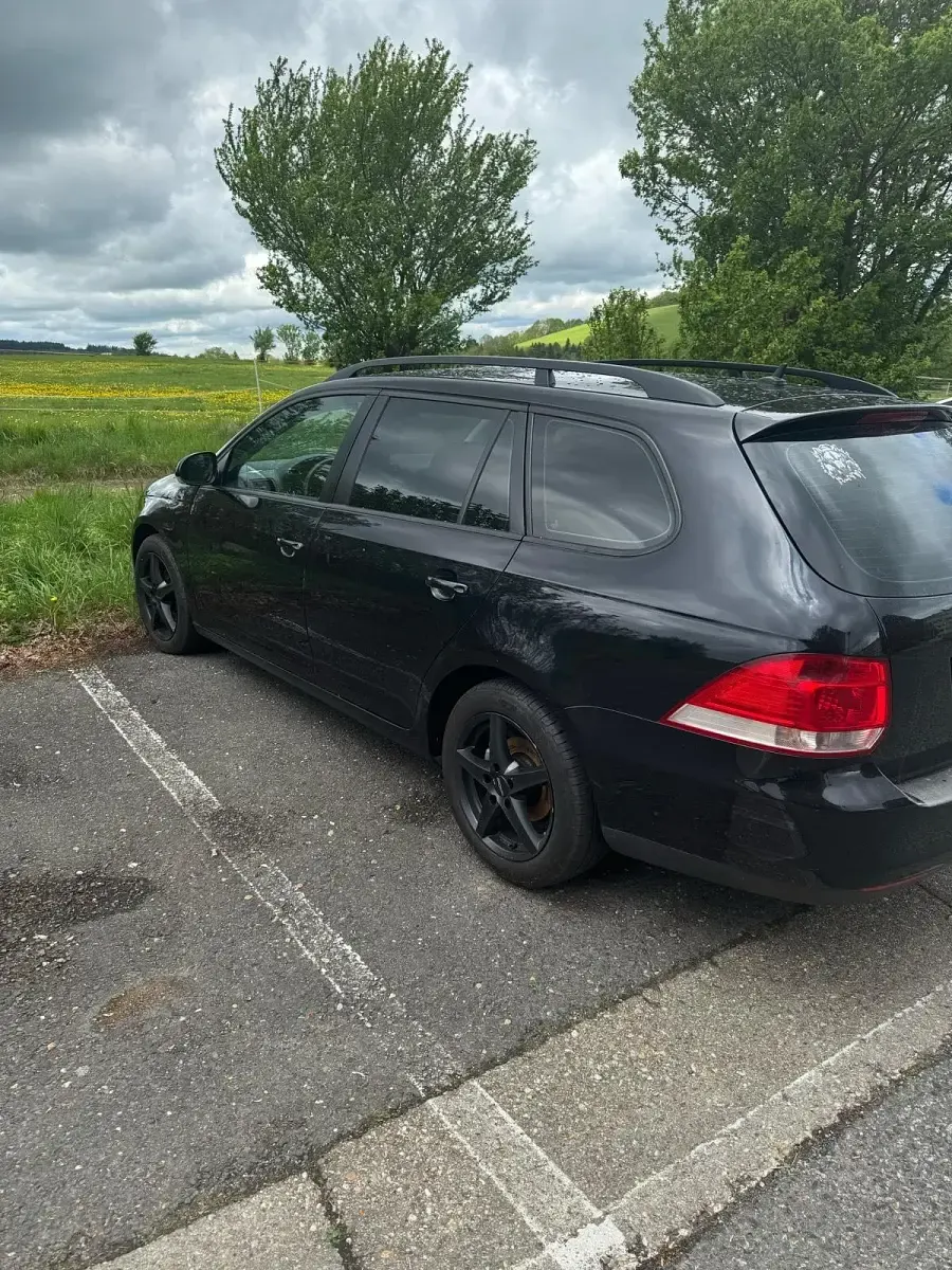 Gebraucht VW Golf VI 102 PS (75 kW) 2009 Schwarz Kleinwagen