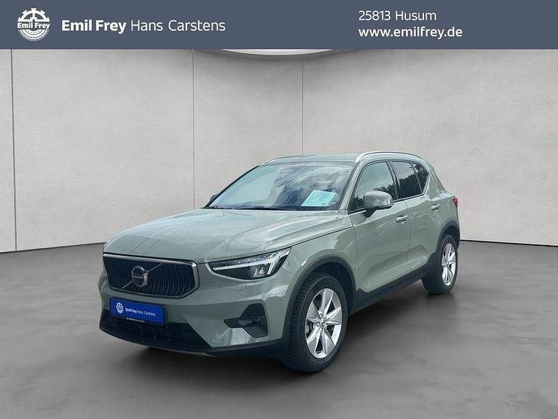 Grün Gebraucht 2023 Volvo XC40 Core SUV | 29.990 € (Superpreis) - Bild 1/4