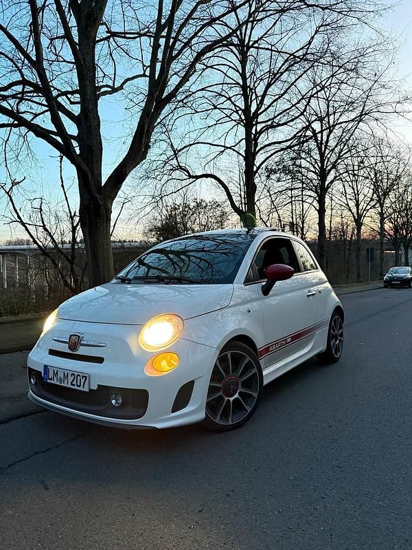 Gebraucht Abarth 500 135 PS (99 kW) 2010 Weiß Kleinwagen