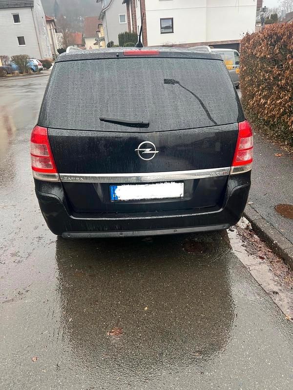 Gebraucht Opel Zafira 150 PS (110 kW) 2009 Schwarz Van / Kleinbus