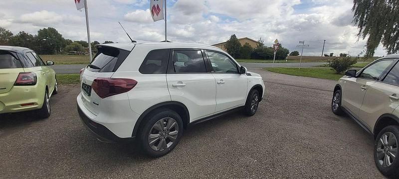 Neu Suzuki Vitara Comfort 116 PS (85 kW) 2025 Weiß SUV