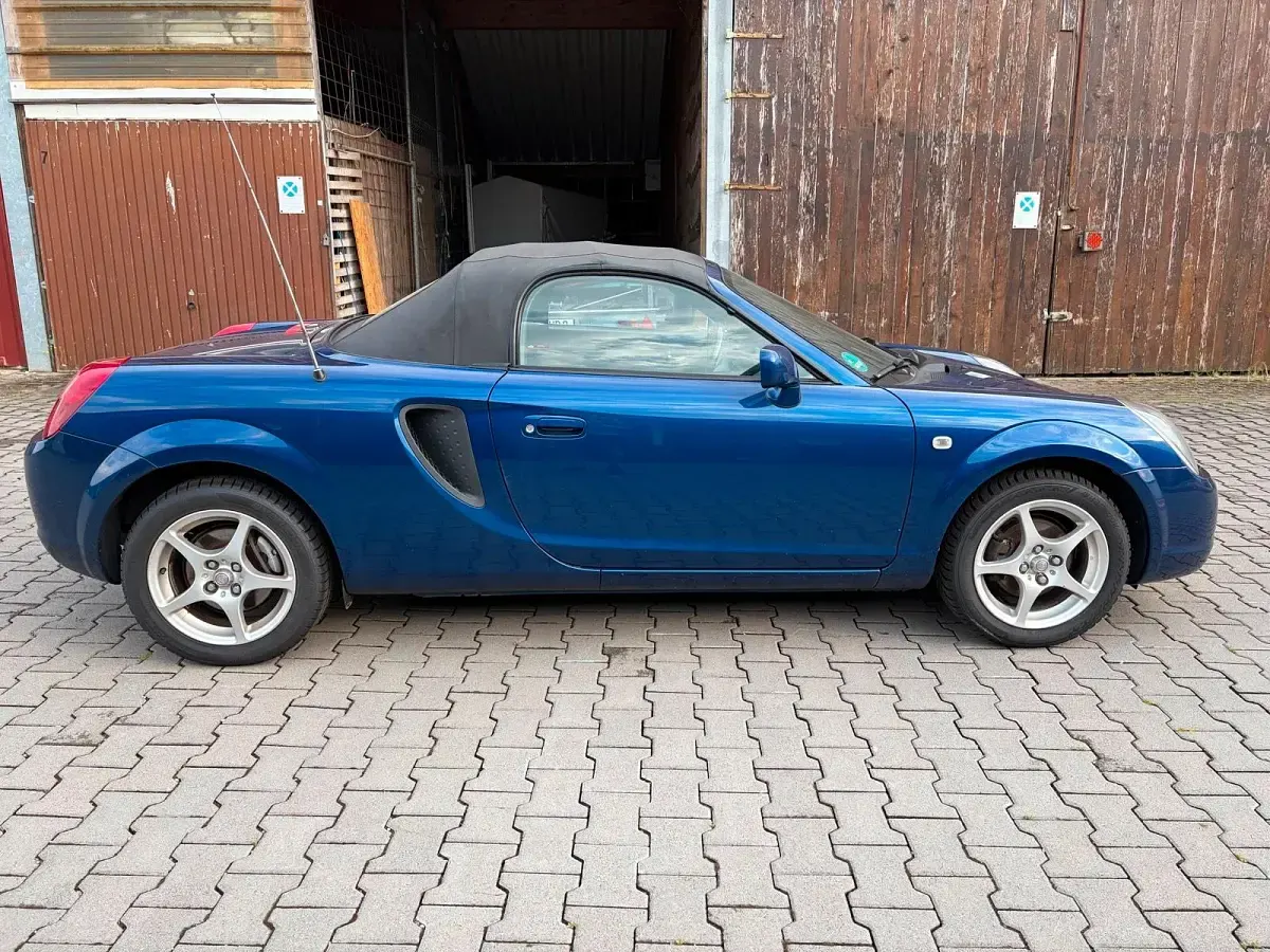 Gebraucht Toyota MR2 143 PS (105 kW) 2002 Blau Cabrio