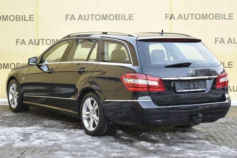 Gebraucht Mercedes E200 136 PS (100 kW) 2010 Schwarz Kombi