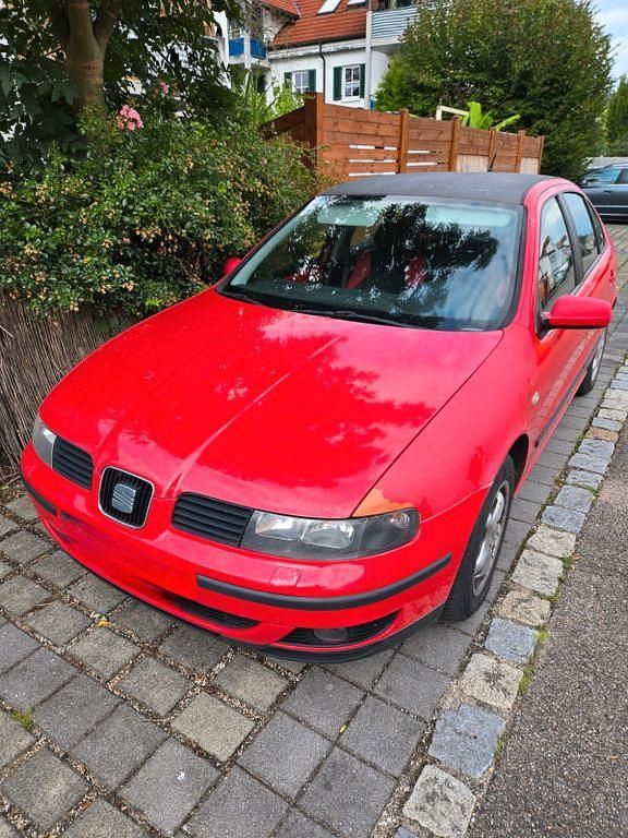 Rot Gebraucht 2000 Seat Leon Sport Limousine | 500 € (Guter Preis) - Bild 1/3
