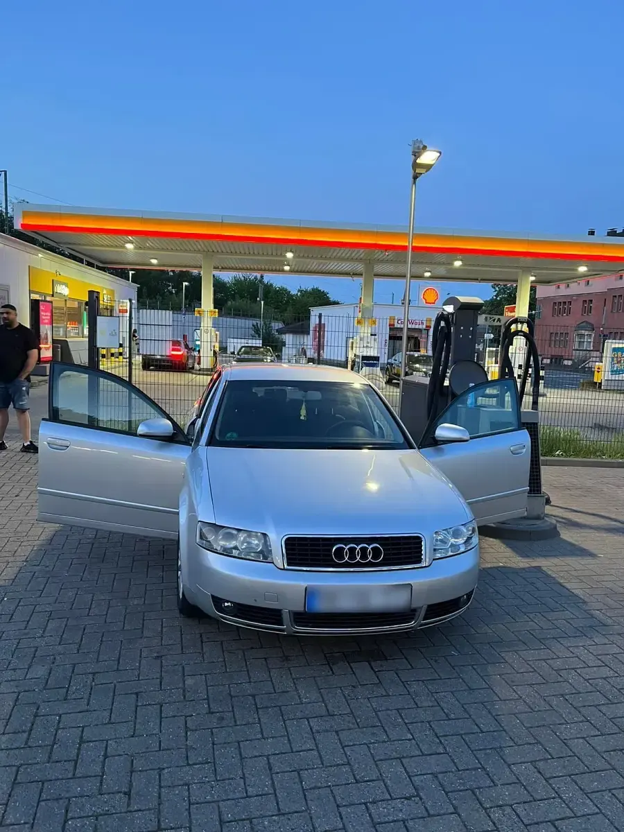 Gebraucht Audi A4 116 PS (85 kW) 2004 Silber Limousine