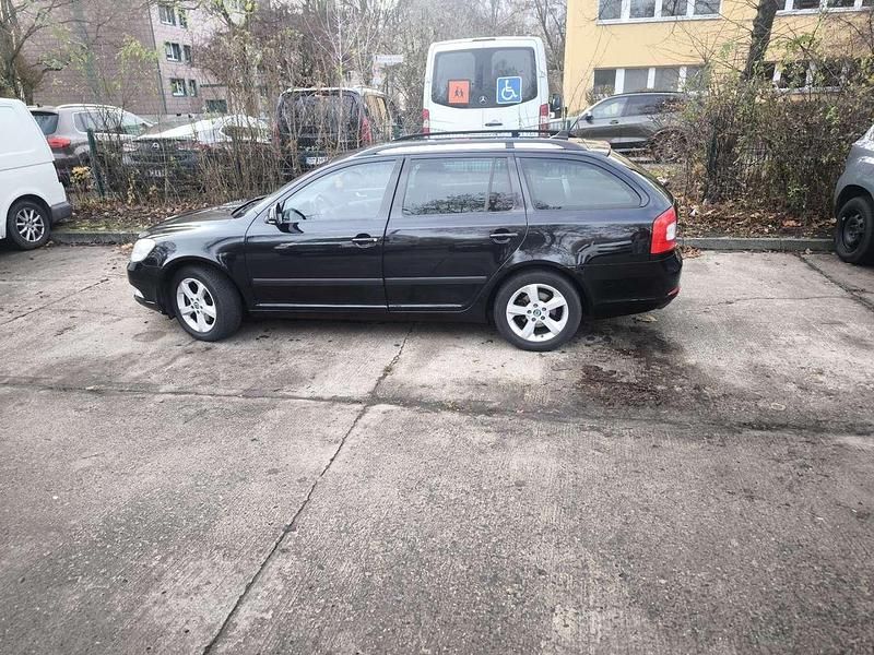 Gebraucht Skoda Octavia Elegance 140 PS (102 kW) 2012 Kombi