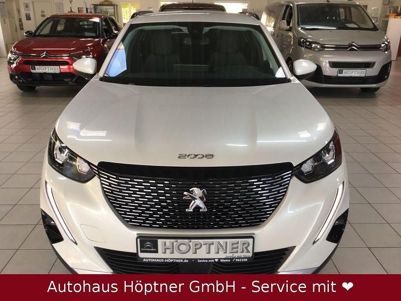 Weiß metallic Gebraucht 2021 Peugeot 2008 Allure SUV | 18.900 € (Etwas zu teuer) - Bild 1/4