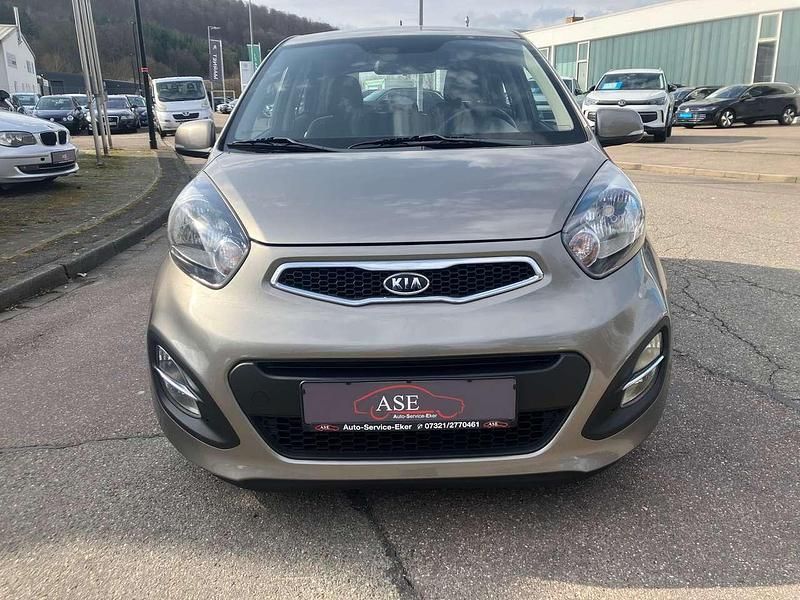 Gebraucht Kia Picanto Spirit 69 PS (50 kW) 2011 Titaniumsilber met. Kleinwagen