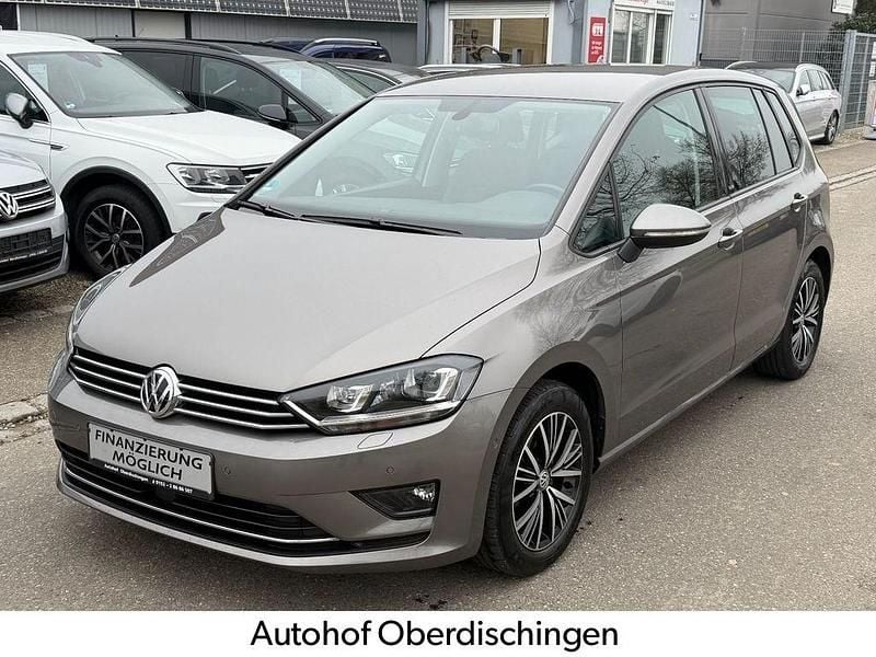 Braun Gebraucht 2016 VW Golf Sportsvan Allstar Van / Kleinbus | 12.670 € (Fairer Preis) - Bild 1/4