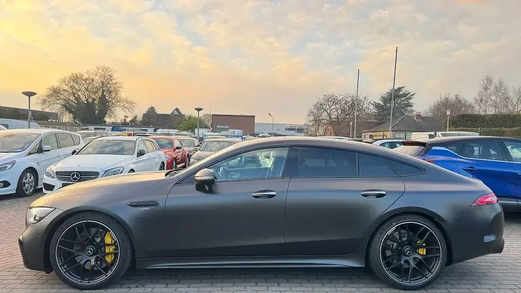 Gebraucht Mercedes AMG GT 43 AMG 367 PS (269 kW) 2023 Graphitgrau designo magno Coupé