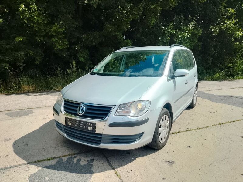 Silber Gebraucht 2009 VW Touran Van / Kleinbus | 2.300 € (Superpreis) - Bild 1/4