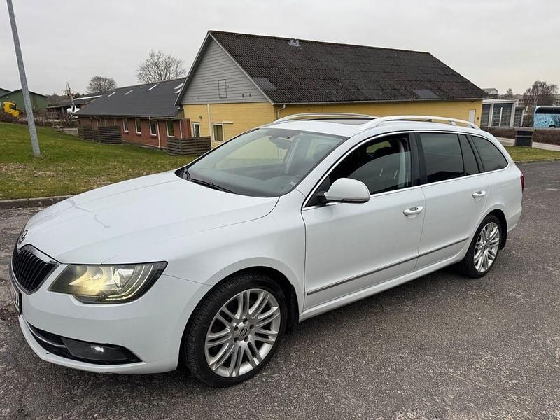 Gebraucht Skoda Superb Elegance 260 PS (191 kW) 2014 Weiß Kombi